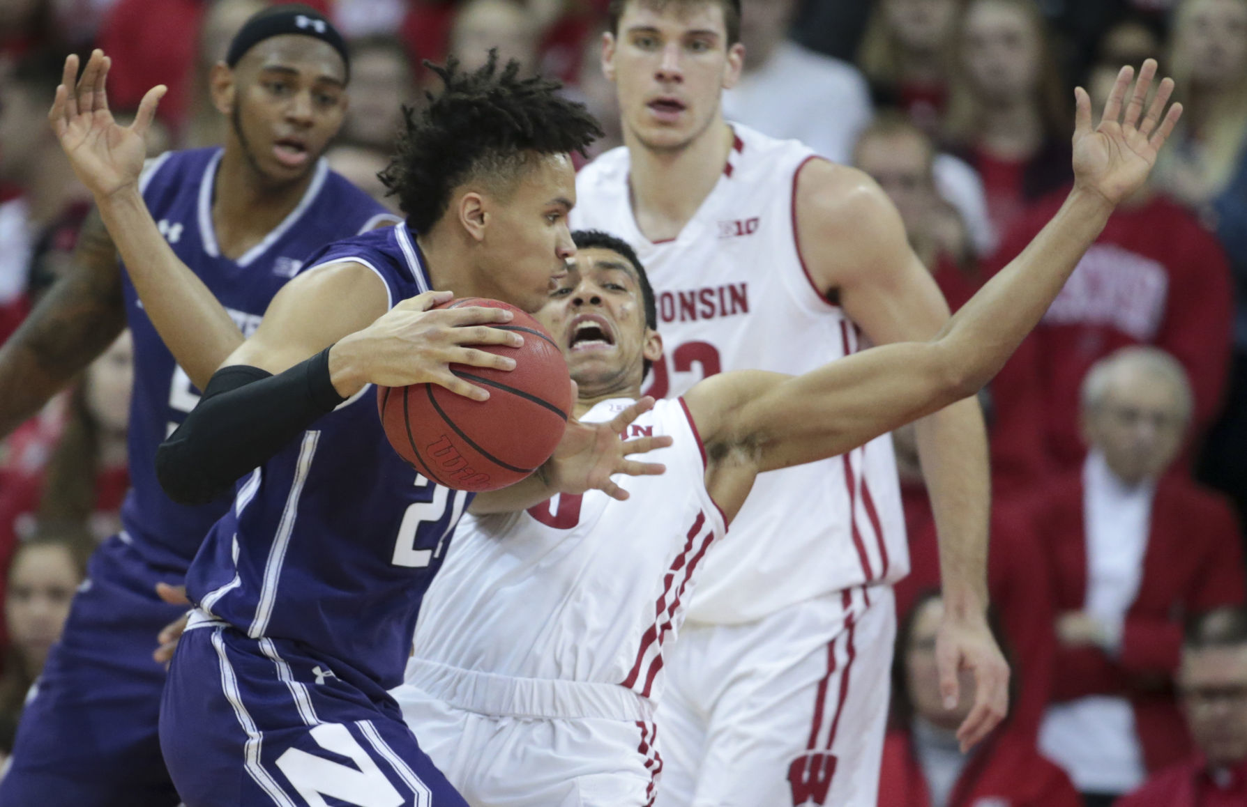 Badgers 62, Wildcats 46